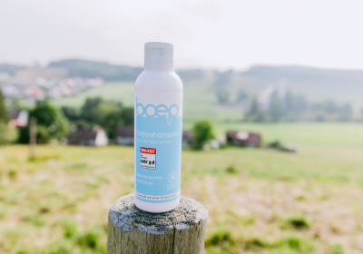 Für mehr Freude im Bad gibt es das Naturkosmetik Shampoo, Schaumbad und Badeöl für Babys und Kinder, hergestellt, produziert und abgefüllt im Allgäu, also in Deutschland