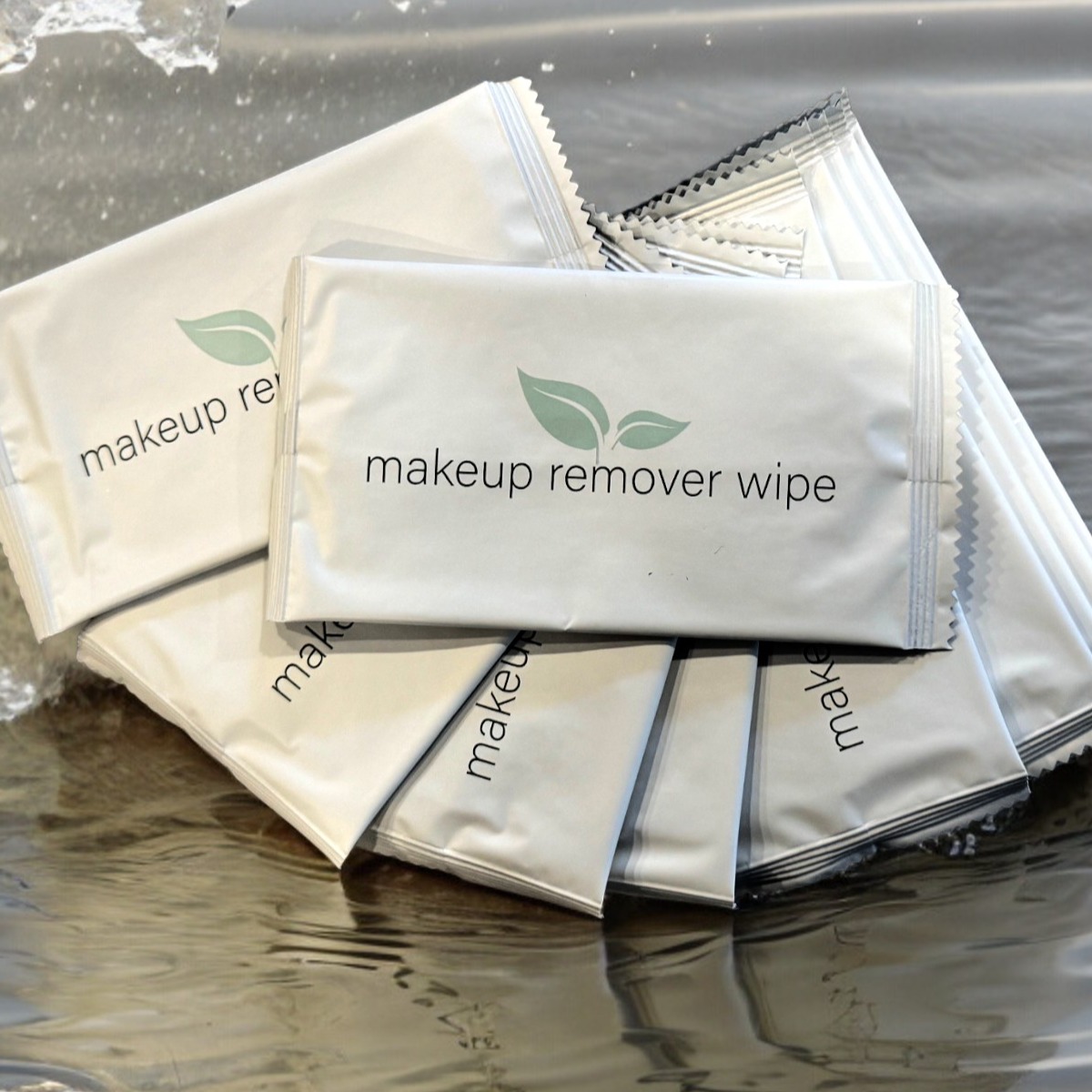 MAKEUP WIPES