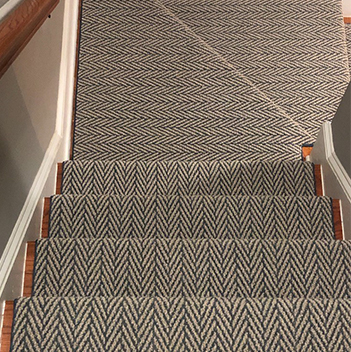 stair runner with diagonal line pattern